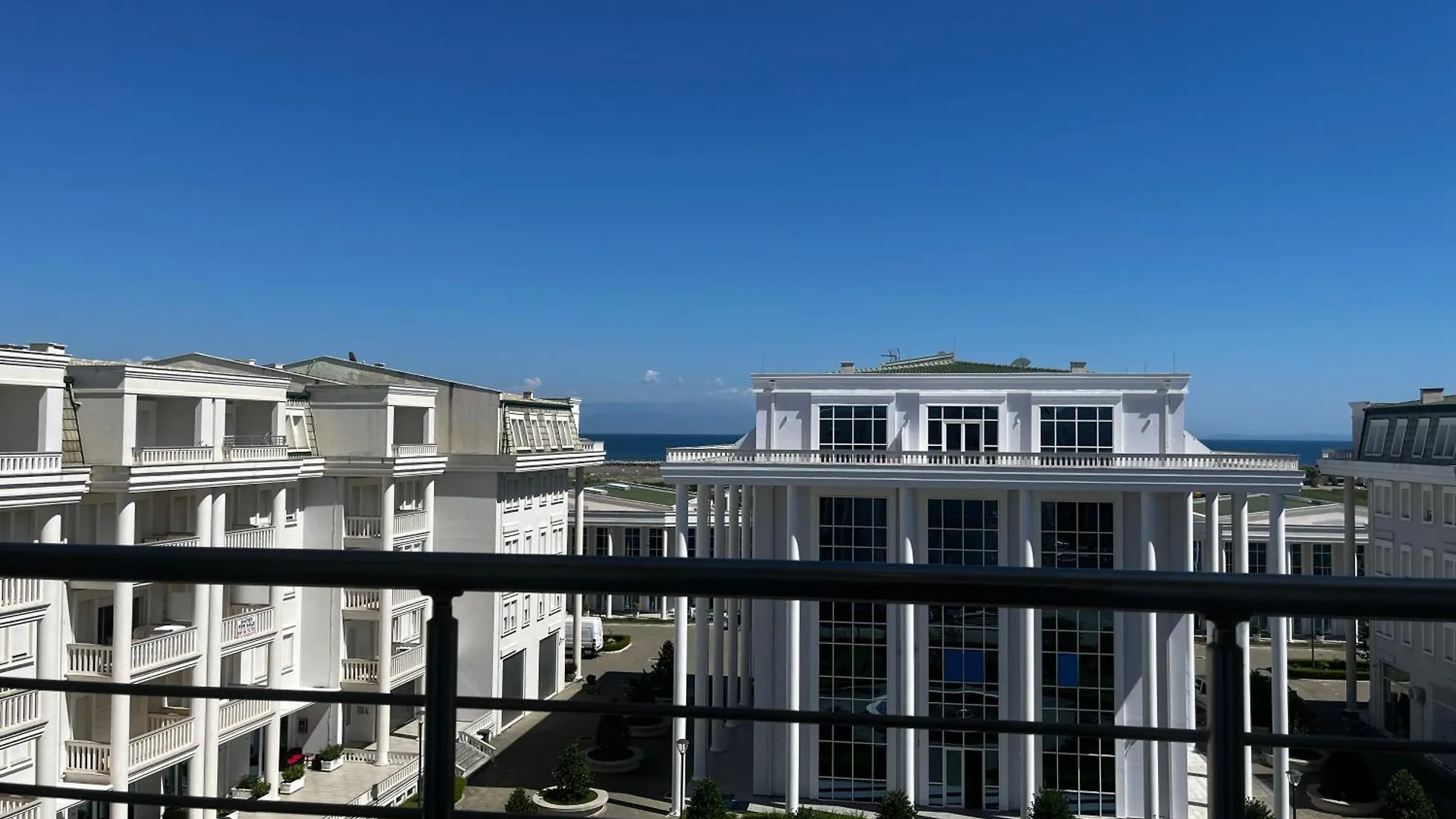 A&D Penthouse 3 Bedroom Apartment Shkoder