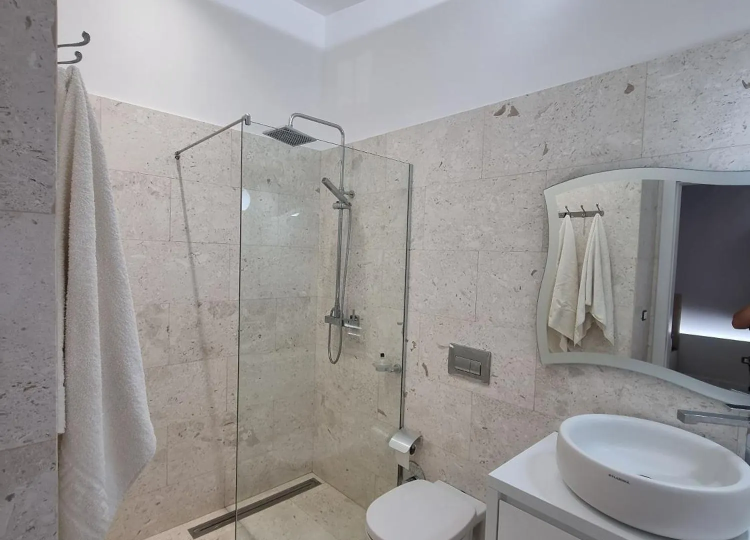 A&D Penthouse 3 Bedroom Apartment Shkoder